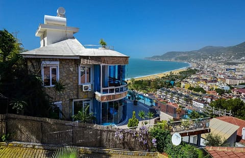 Luxury Sea View Villa in Alanya City Center