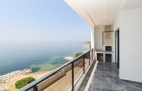 Elegant Beachfront Apartments in Armutlu, Yalova – Luxury Living by the Sea