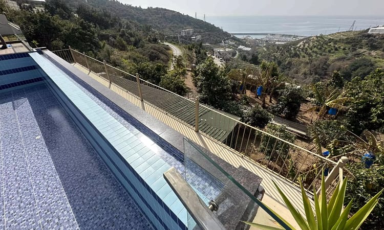 outdoor pool and sea view